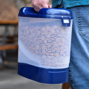 Bergan Llc Travel Feeder Dos en Uno Comedero y Contenedor de Viaje para Perro, 2.3 kg